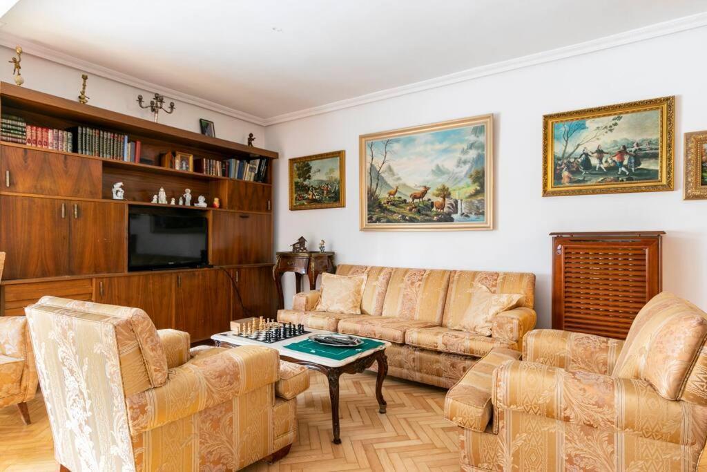 Piso Amplio Y Acogedor Apartment Madrid Luaran gambar